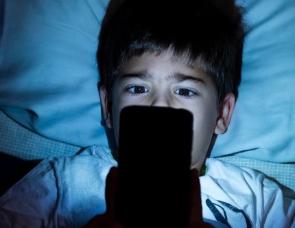 Dlaczego pornografia powoduje wypaczenie obrazu intymności?