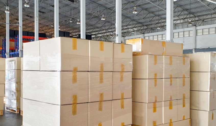 Jak dopasować parametry paletyzatora do rodzaju produktu i tempa linii